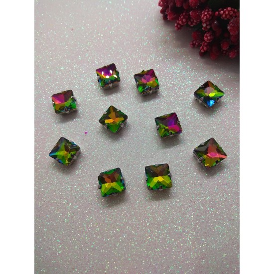 Стразы в цапах "Квадрат" цв. хамелеон, цена за 1 шт